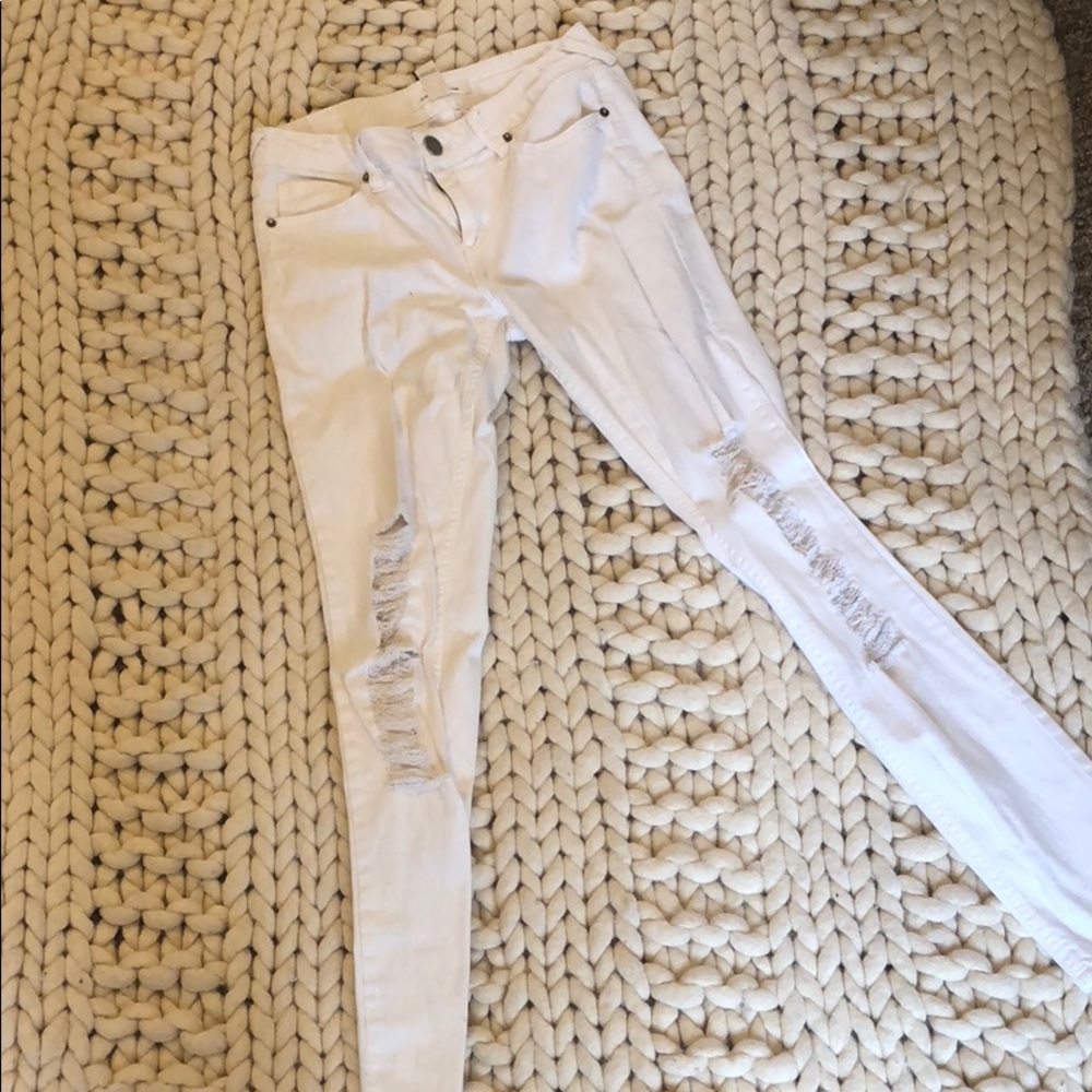 Distressed White Skinny Jeans